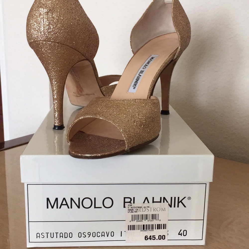 Manolo Blahnik Gold Glitter Sparkle Pumps